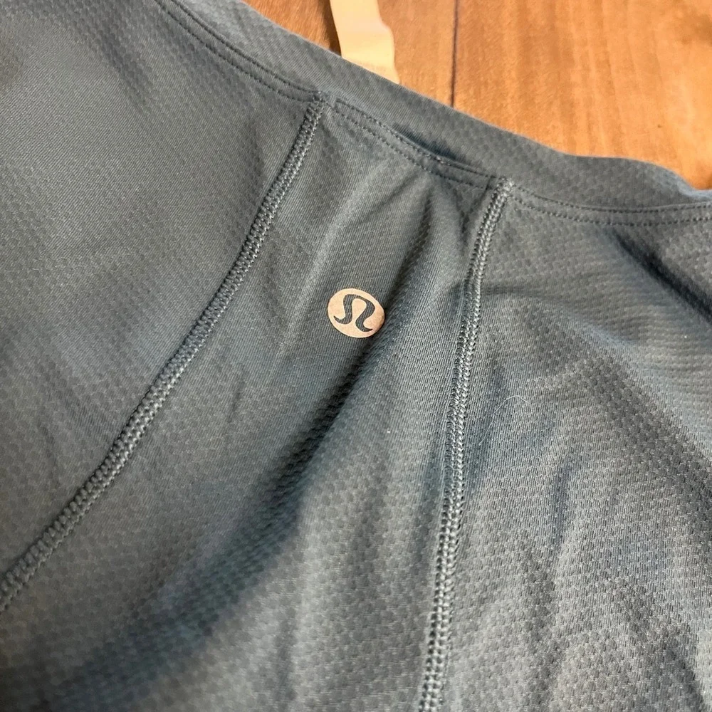 Lululemon Size 12 Teal Mesh Athletic Tank Top‎ Cropped Sleeveless